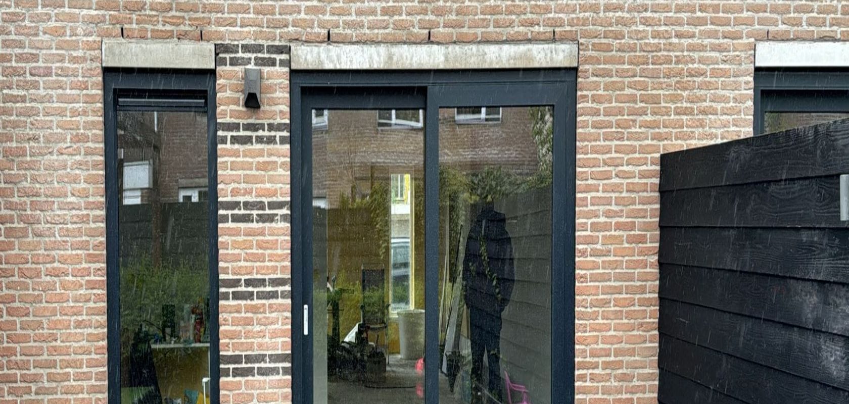 Adviesgesprek aan huis over nieuwe kunststof kozijnen